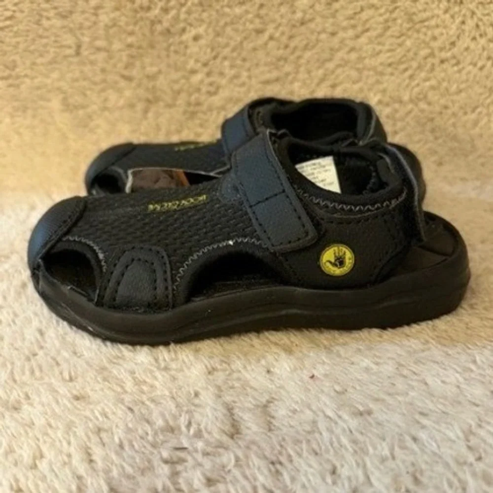 Body Glove Youth Black Water Sandals Closed Toe Mesh Sport Shoes Size 12 NEW